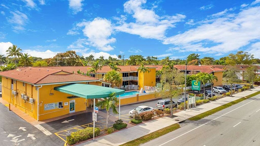 Quality Inn & Suites Airport/Cruise Port Hollywood - Image 2