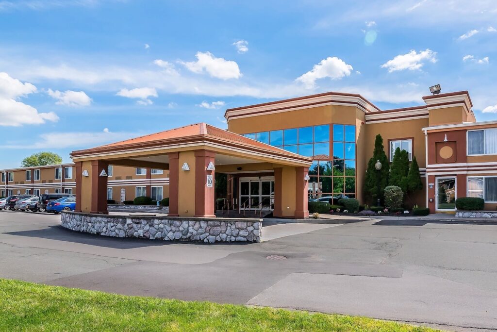 Quality Inn & Suites Albany Airport - Image 5