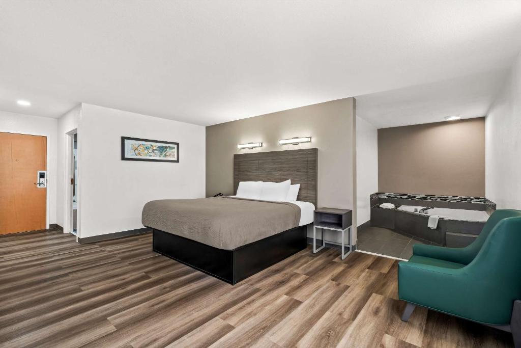 Quality Inn & Suites Biloxi – Ocean Springs - Image 4