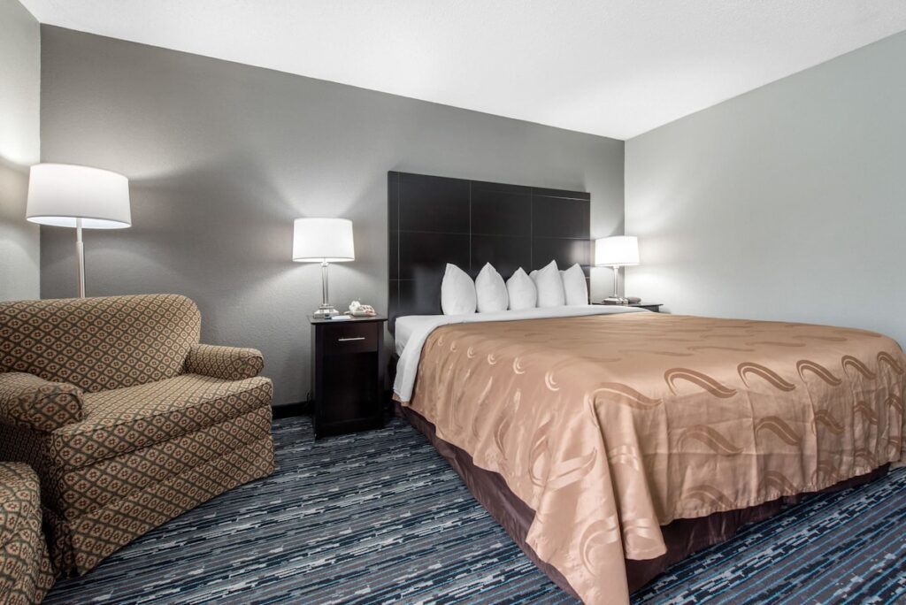 Quality Inn & Suites Brownsburg – Indianapolis West - Image 3
