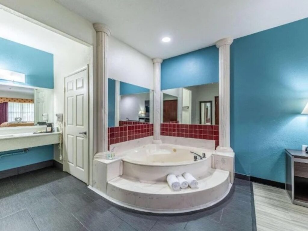 Quality Inn & Suites Canton, GA