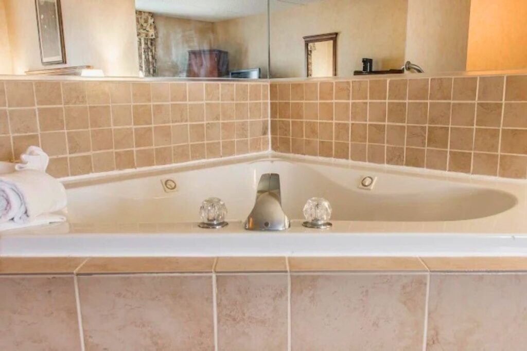 Quality Inn & Suites Coldwater near I-69