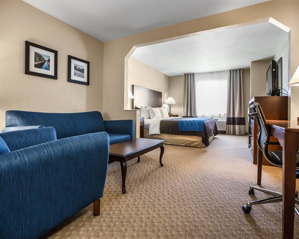 Quality Inn & Suites Dixon near I-88 - Image 3