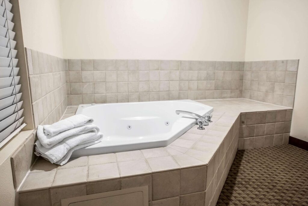 Quality Inn & Suites Federal Way – Seattle - Image 1