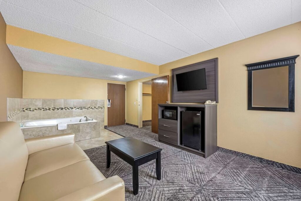 Quality Inn & Suites Lincoln South - Image 4