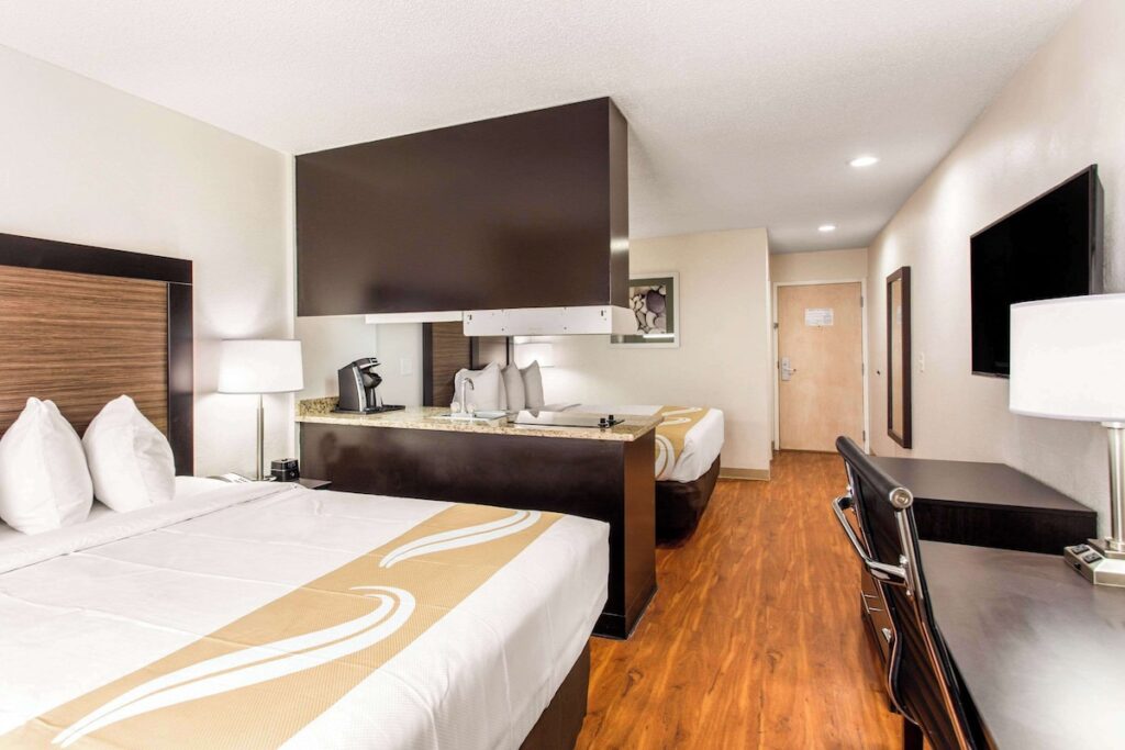 Quality Inn & Suites Myrtle Beach near Outlets - Image 3