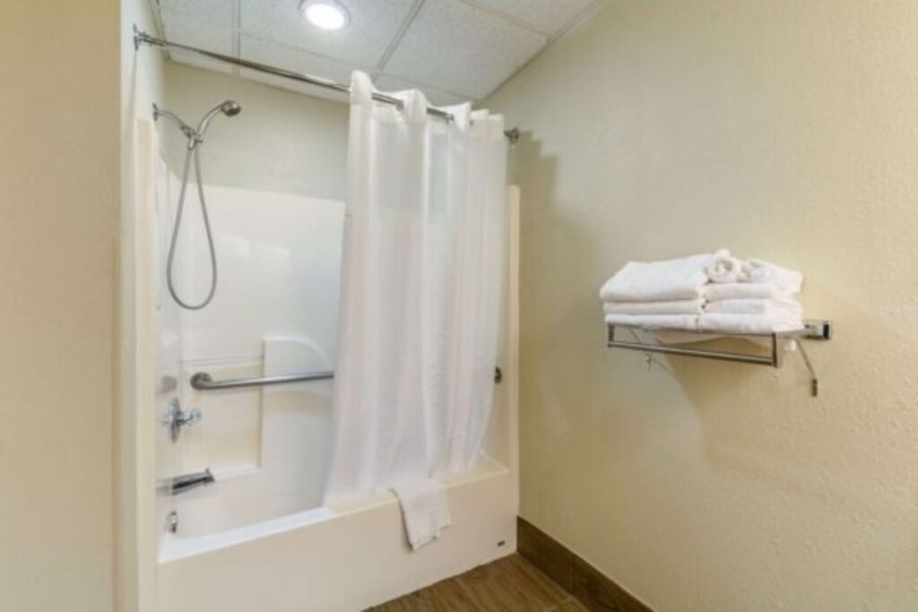 Quality Inn & Suites Omaha Chalco