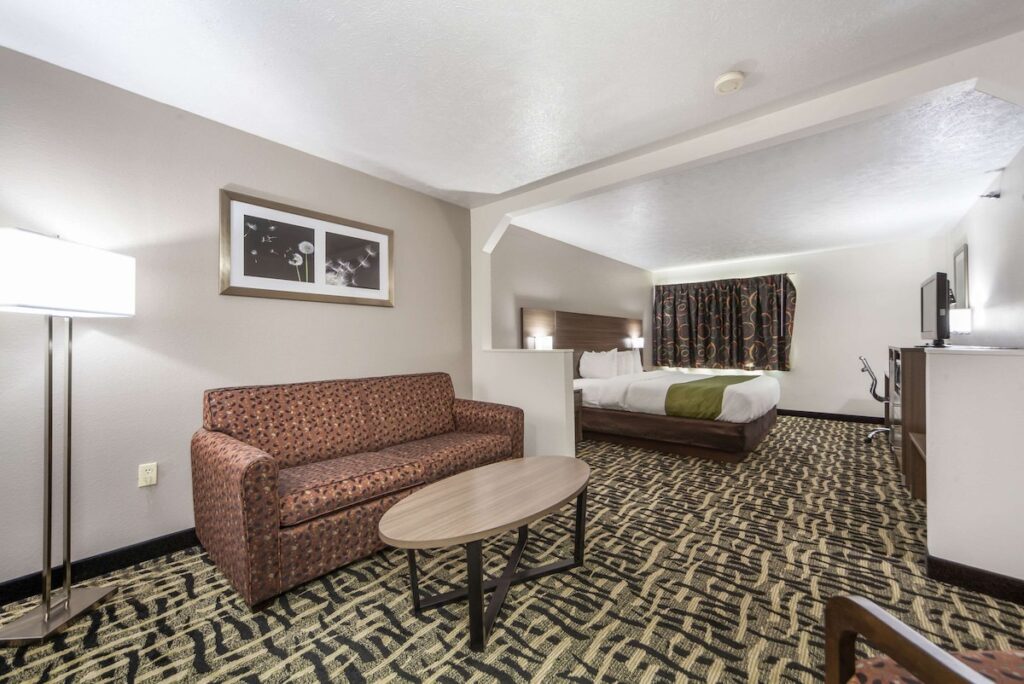 Quality Inn & Suites Omaha Chalco - Image 2