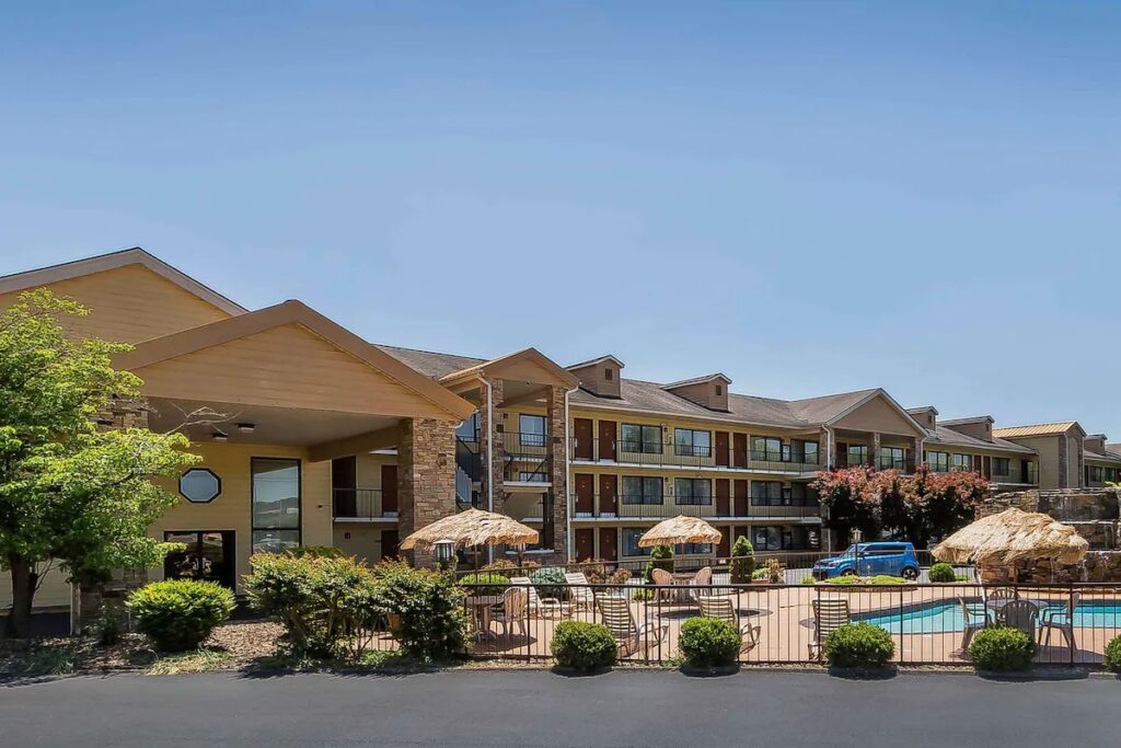 Quality Inn & Suites Sevierville – Pigeon Forge - Image 3