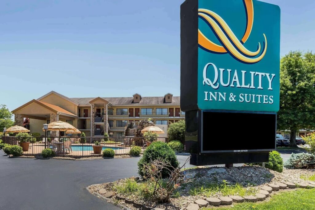 Quality Inn & Suites Sevierville – Pigeon Forge - Image 2