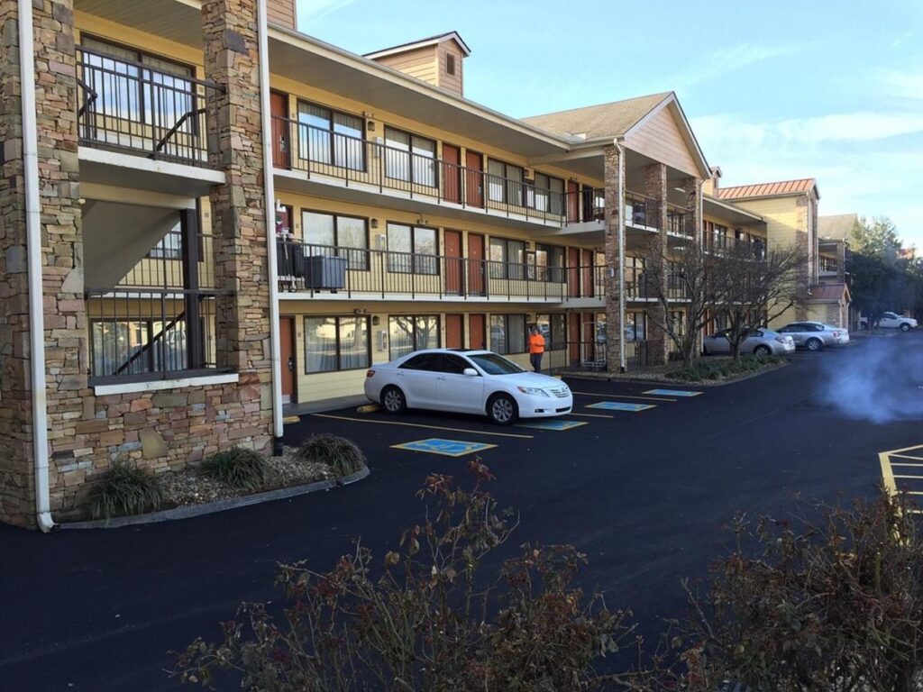 Quality Inn & Suites Sevierville – Pigeon Forge - Image 4