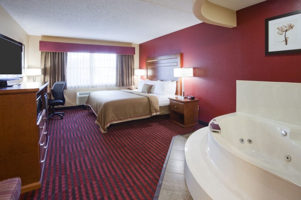 Quality Inn & Suites - Image 1
