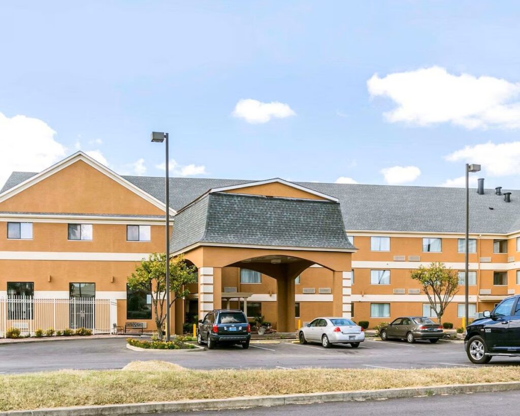 Quality Inn & Suites University/Airport - Image 2