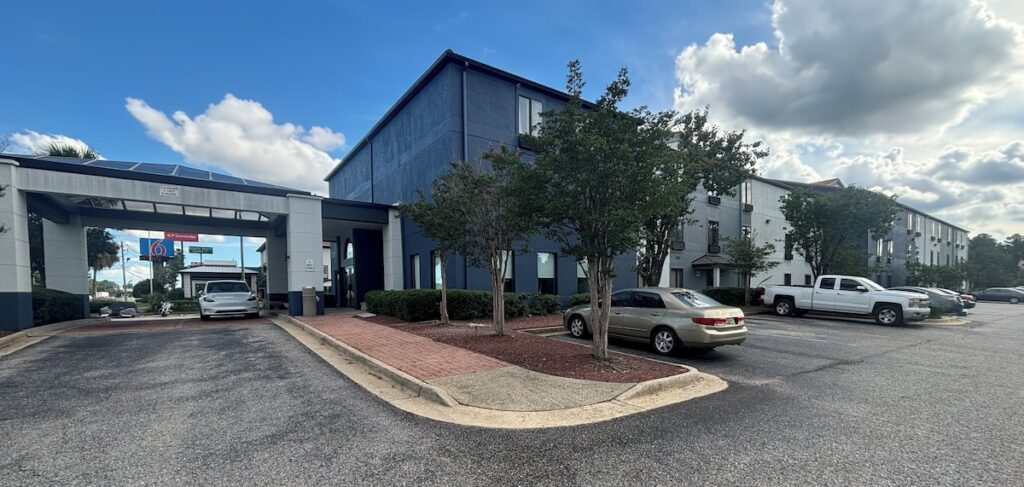 Quality Inn & Suites at Airport Blvd I-65 - Image 2