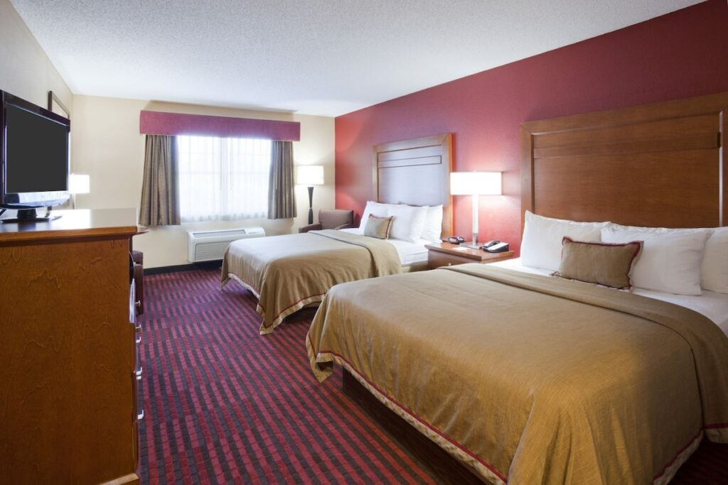 Quality Inn & Suites - Image 4