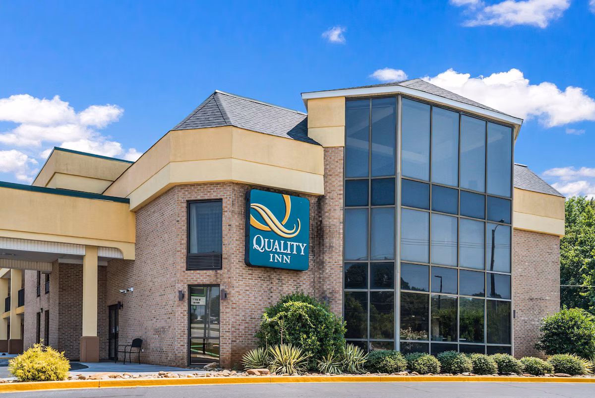 Quality Inn - Image 2