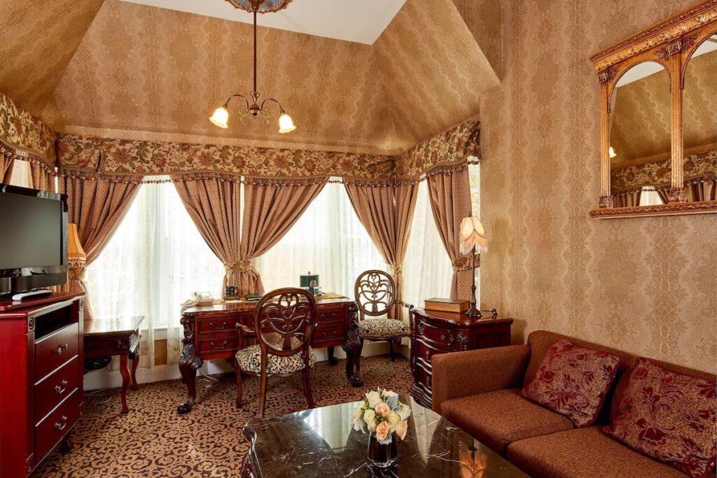 Queen Anne Hotel - Image 4