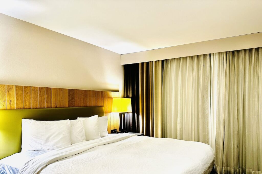 Radiant Inn & Suites - Image 3