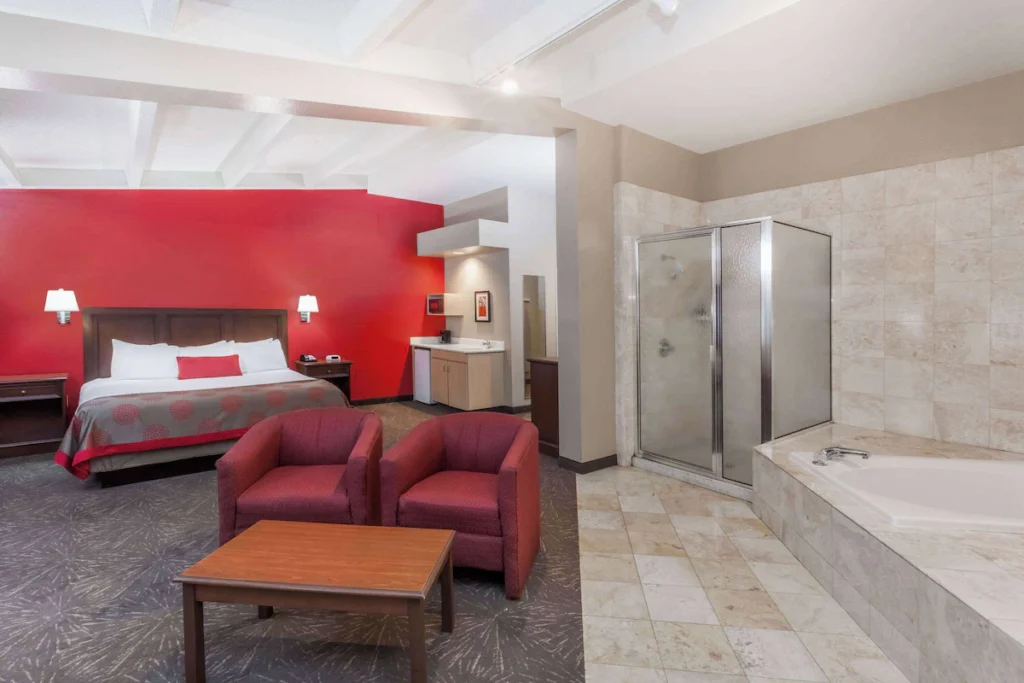 Ramada Hotel & Conference Center by Wyndham Hammond - Image 3