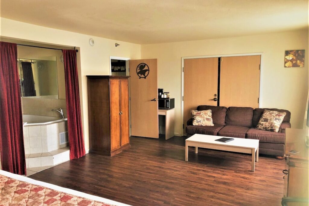 Ramada by Wyndham Anchorage - Image 4