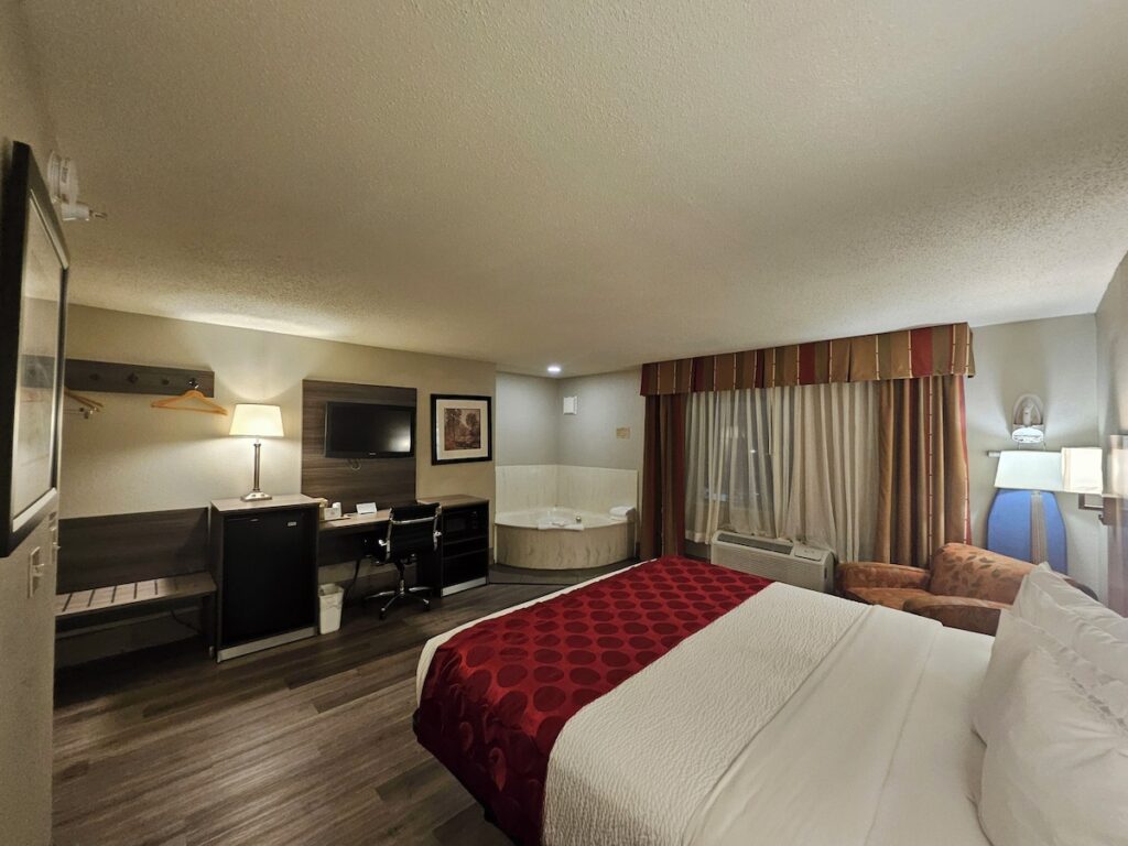 Ramada by Wyndham Platte City KCI Airport - Image 1