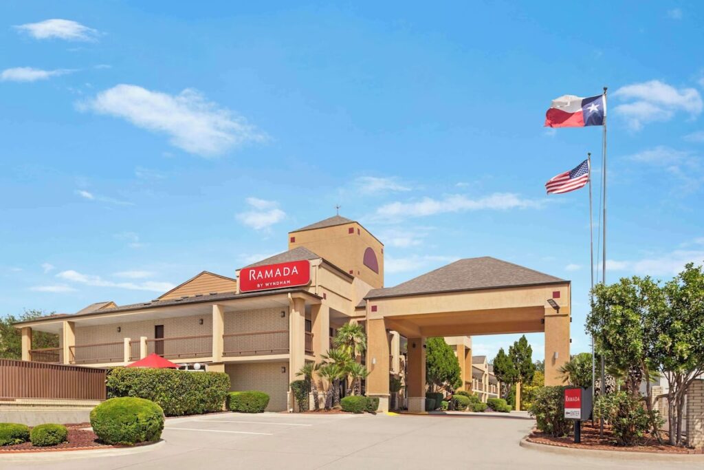 Ramada by Wyndham San Antonio Near SeaWorld/Lackland AFB - Image 5