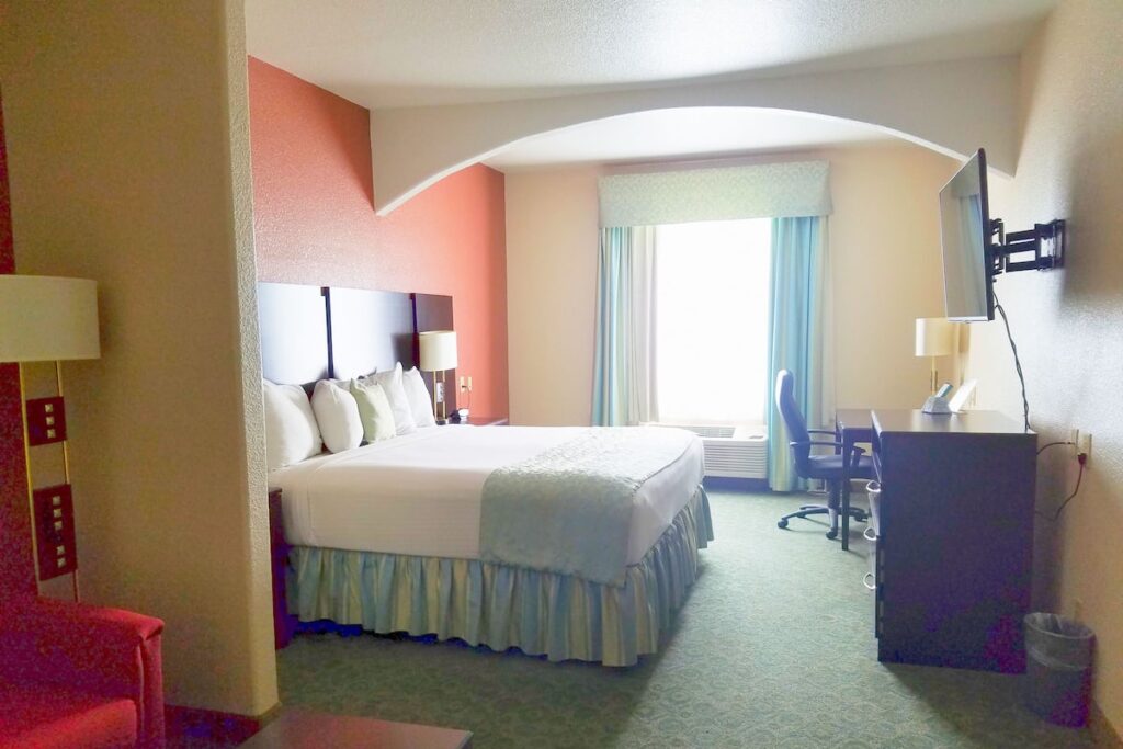 Ramada by Wyndham South Waco - Image 4