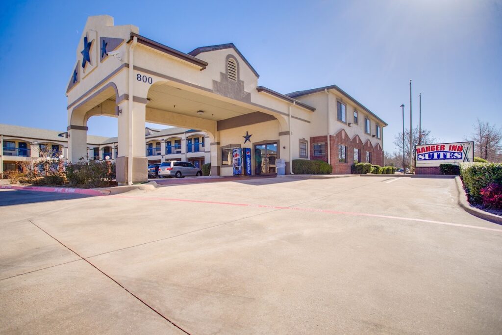 Ranger Inn and Suites - Image 5
