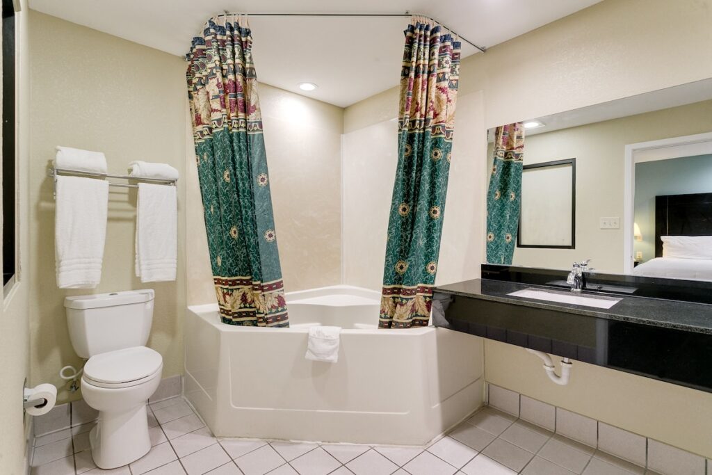 Ranger Inn and Suites - Image 2