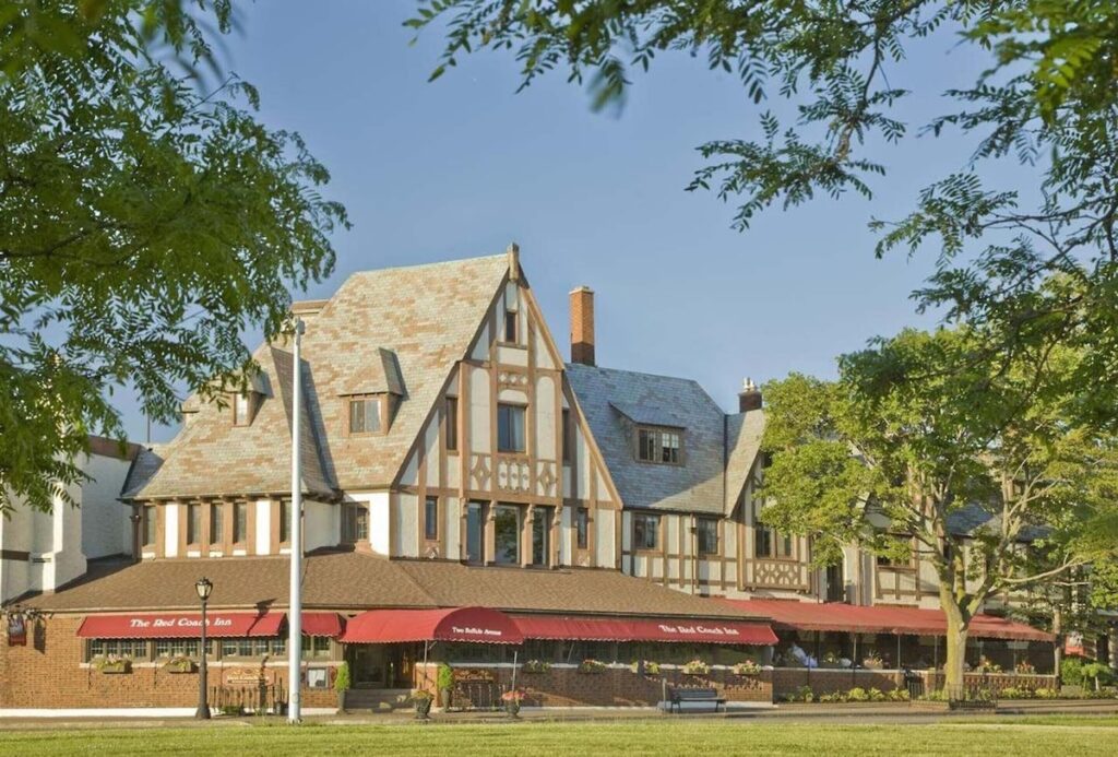 Red Coach Inn - Image 2