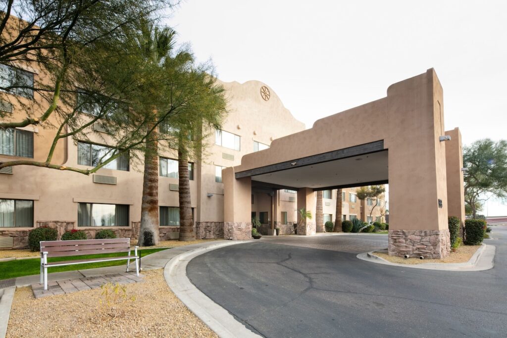 Red Lion Inn & Suites Goodyear Phoenix - Image 3