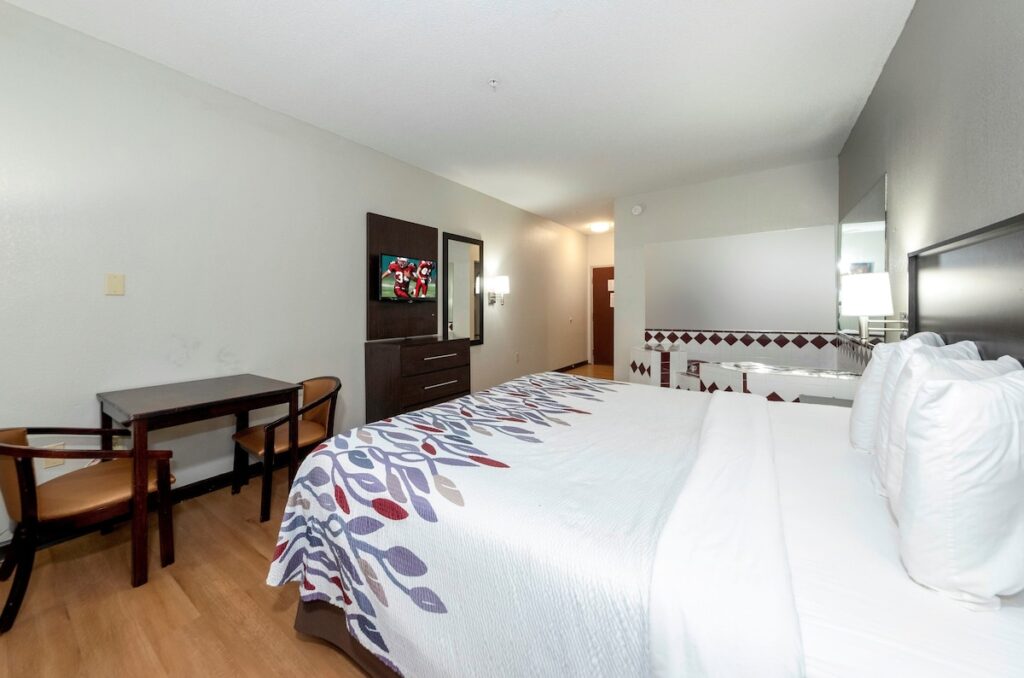 Red Roof Inn Atlanta Southeast – Stockbridge - Image 3