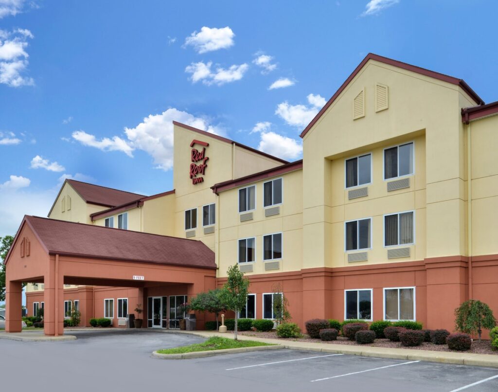Red Roof Inn Clyde - Image 5