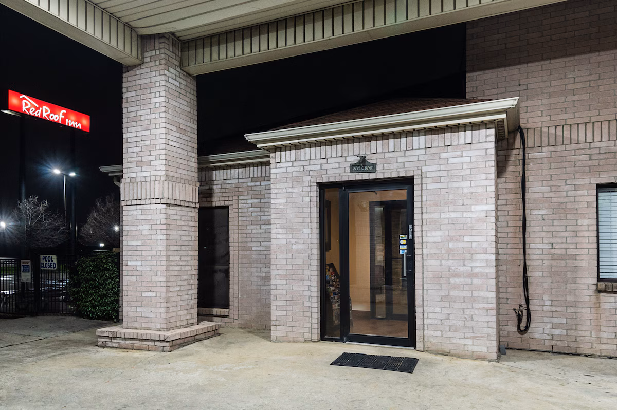 Red Roof Inn Fort Worth  Saginaw - Image 2