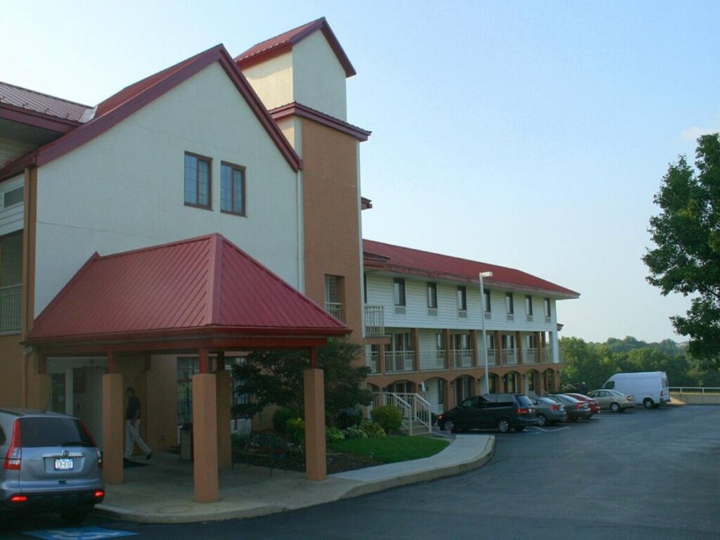 Red Roof Inn Lancaster - Image 3