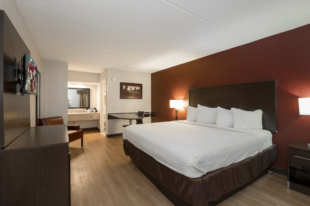 Red Roof Inn Mobile North – Saraland - Image 1