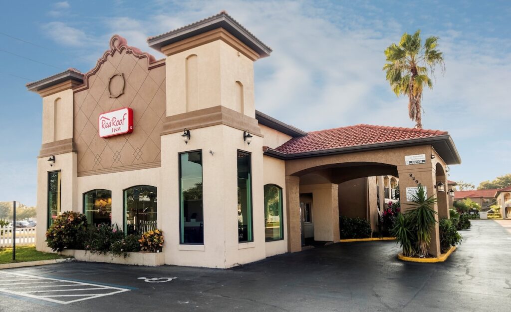 Red Roof Inn Orlando South – Florida Mall - Image 4
