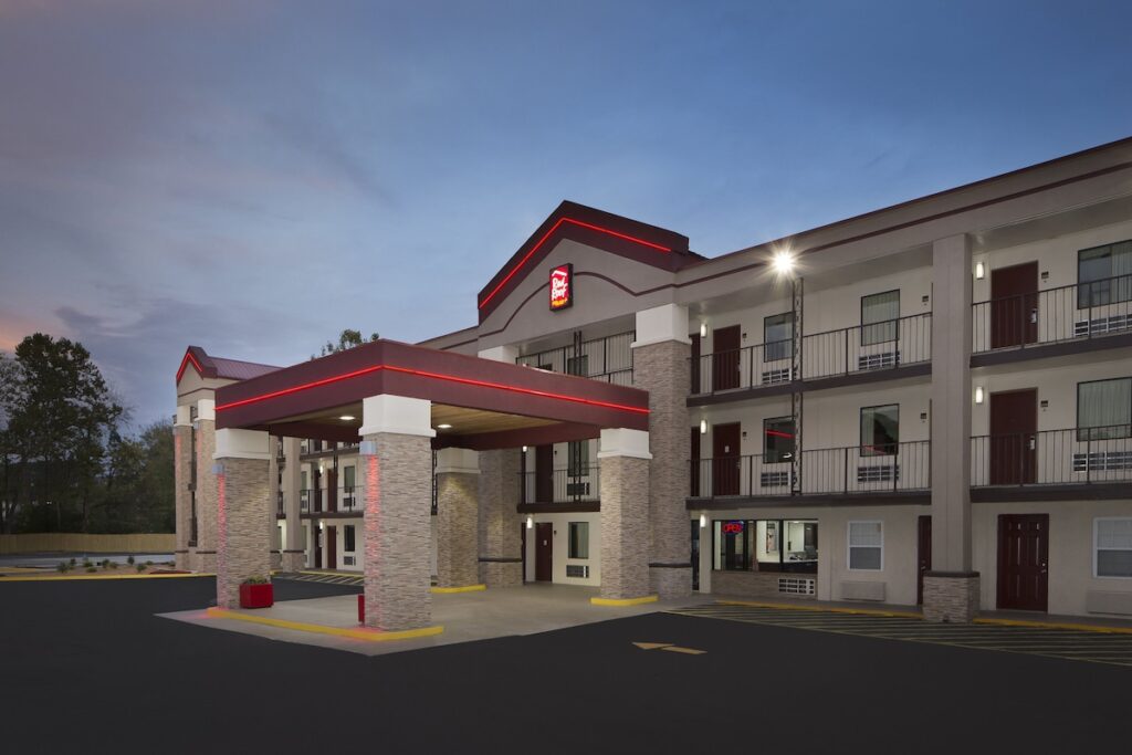 Red Roof Inn PLUS+ Birmingham East – Irondale/ Airport - Image 2