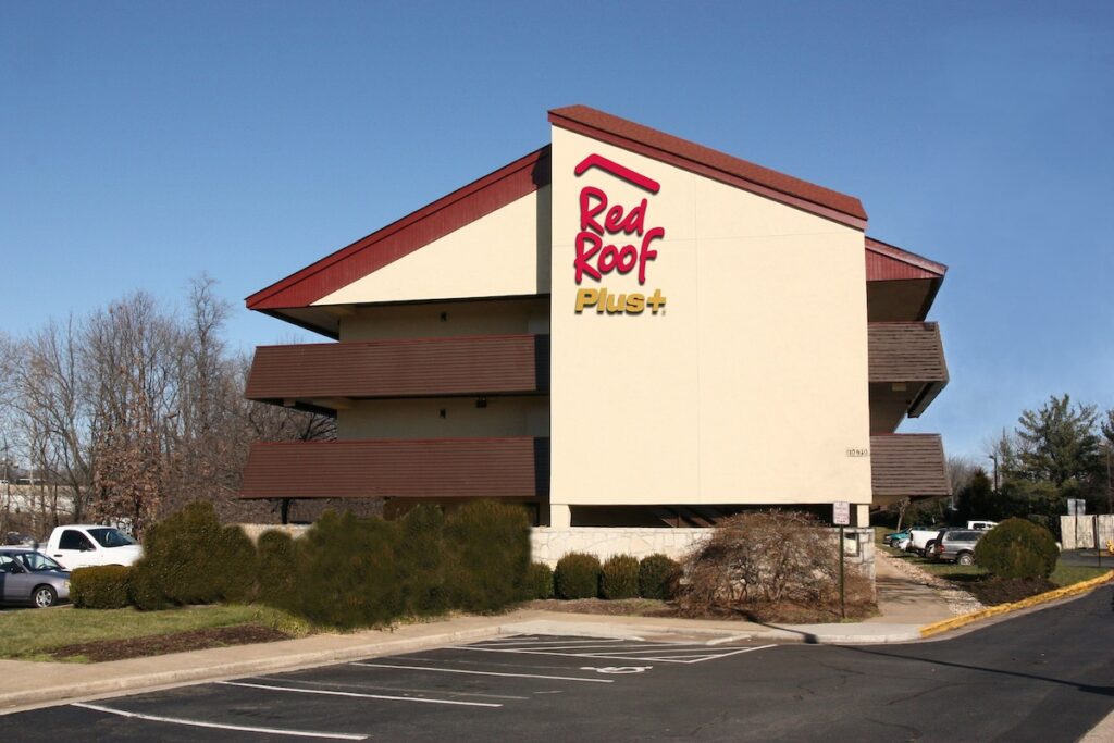 Red Roof Inn PLUS+ Philadelphia Airport - Image 4