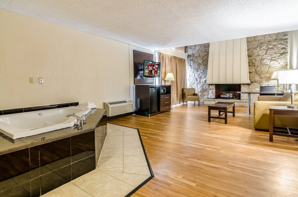 Red Roof Inn PLUS+ Wichita East - Image 1