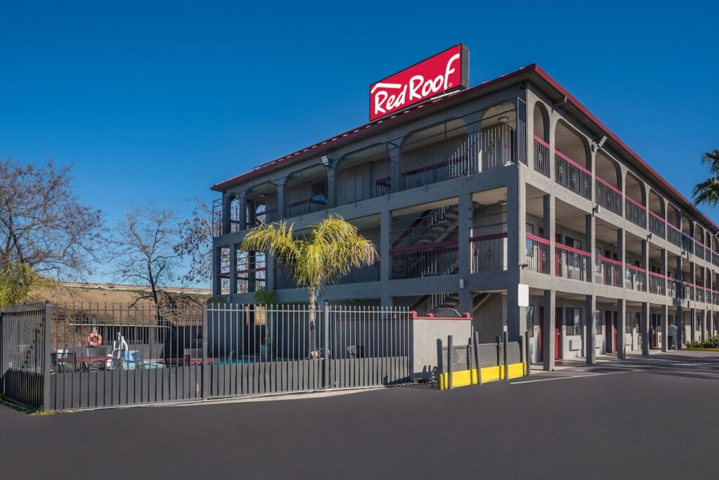 Red Roof Inn Stockton - Image 2