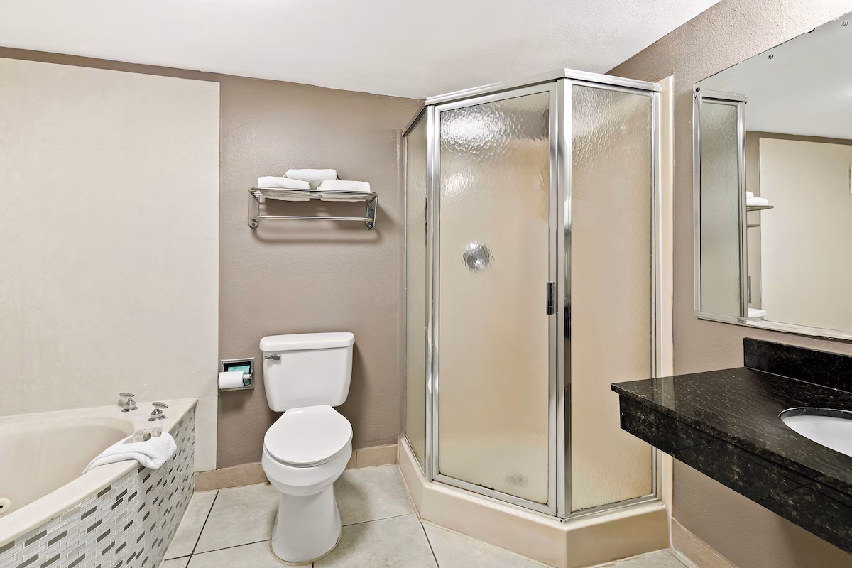 Red Roof Inn & Suites Duncan - Image 2