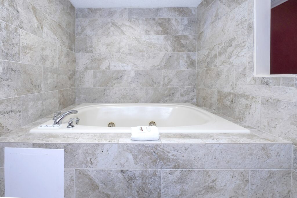 Red Roof Inn & Suites Jacksonville, NC - Image 1