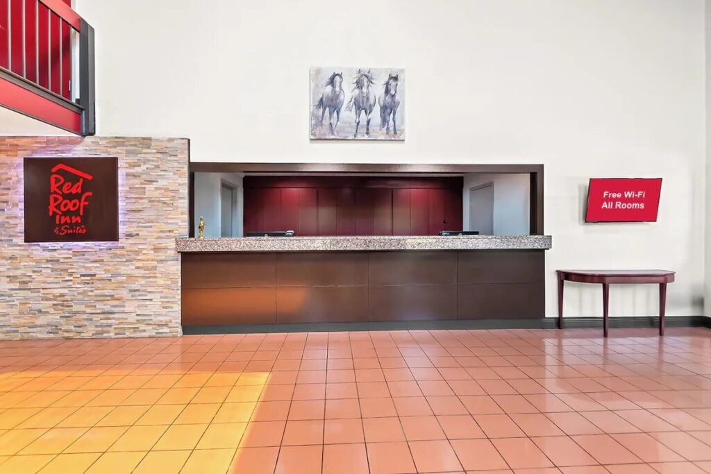 Red Roof Inn & Suites Lexington – Hamburg - Image 4