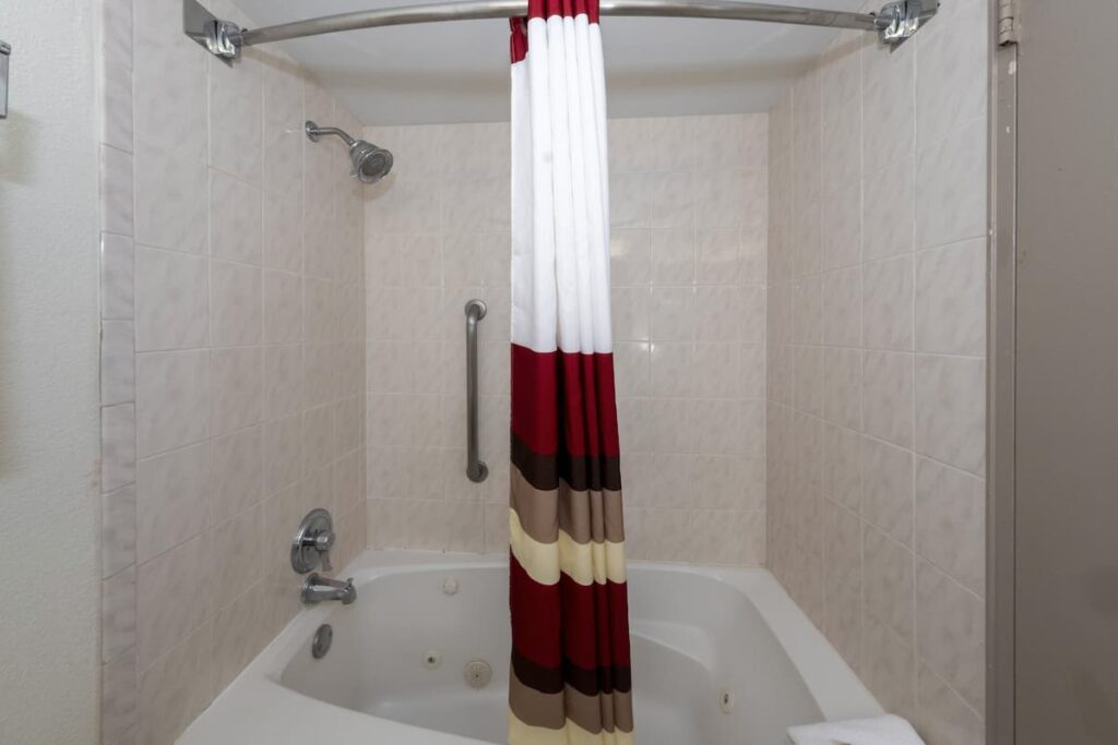 Red Roof PLUS+ Newark Liberty Airport – Carteret - Image 1