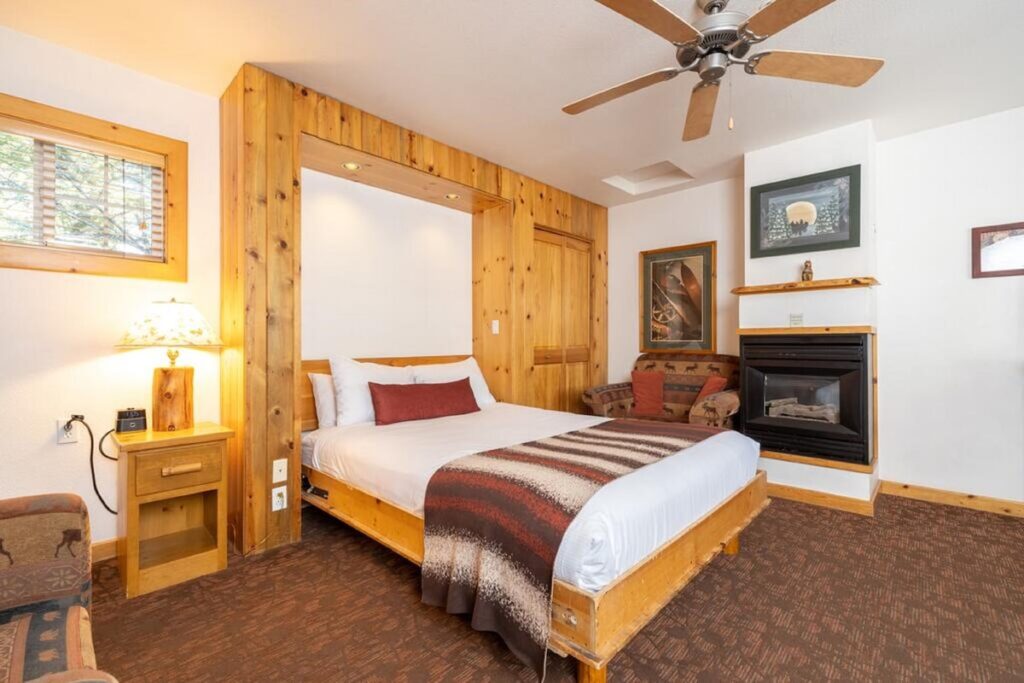 Red Wolf Lakeside Lodge - Image 3