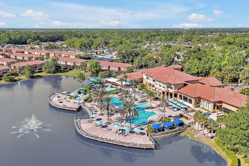 Regal Oaks Resort Vacation Townhomes by IDILIQ - Image 4