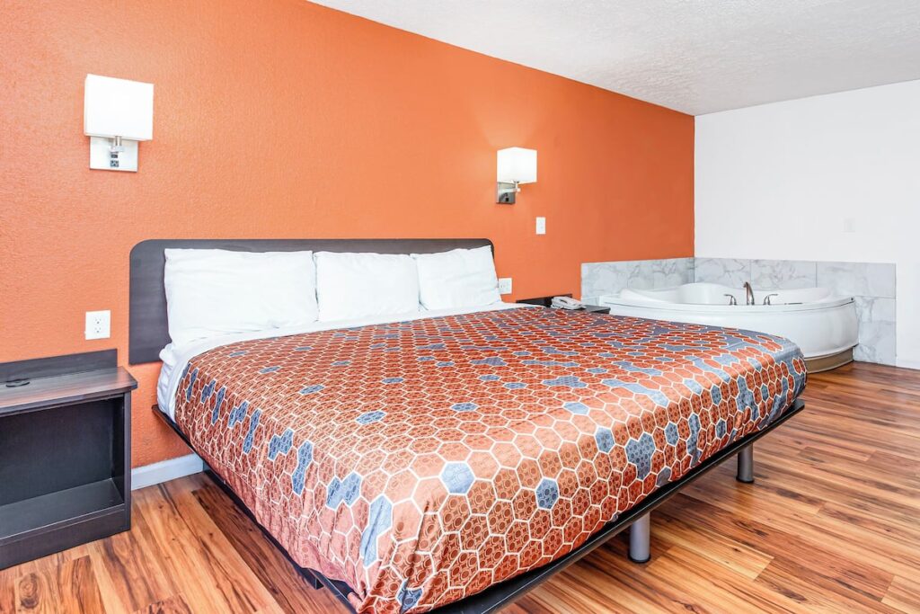 Relax Inn by OYO Columbus OH I 70 - Image 3