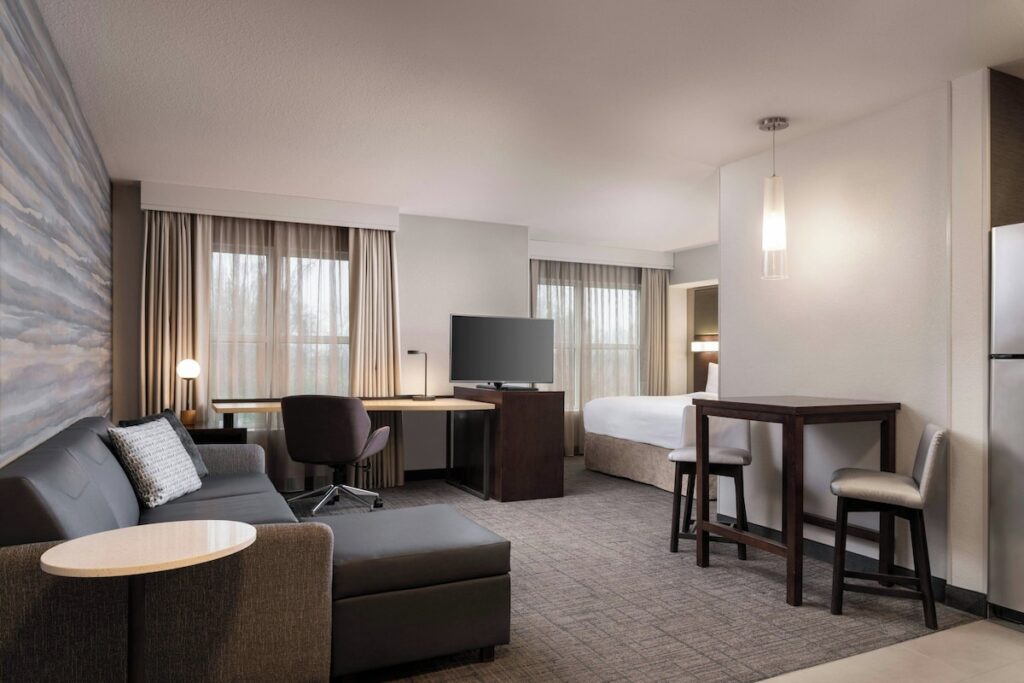 Residence Inn by Marriott Akron Fairlawn - Image 3