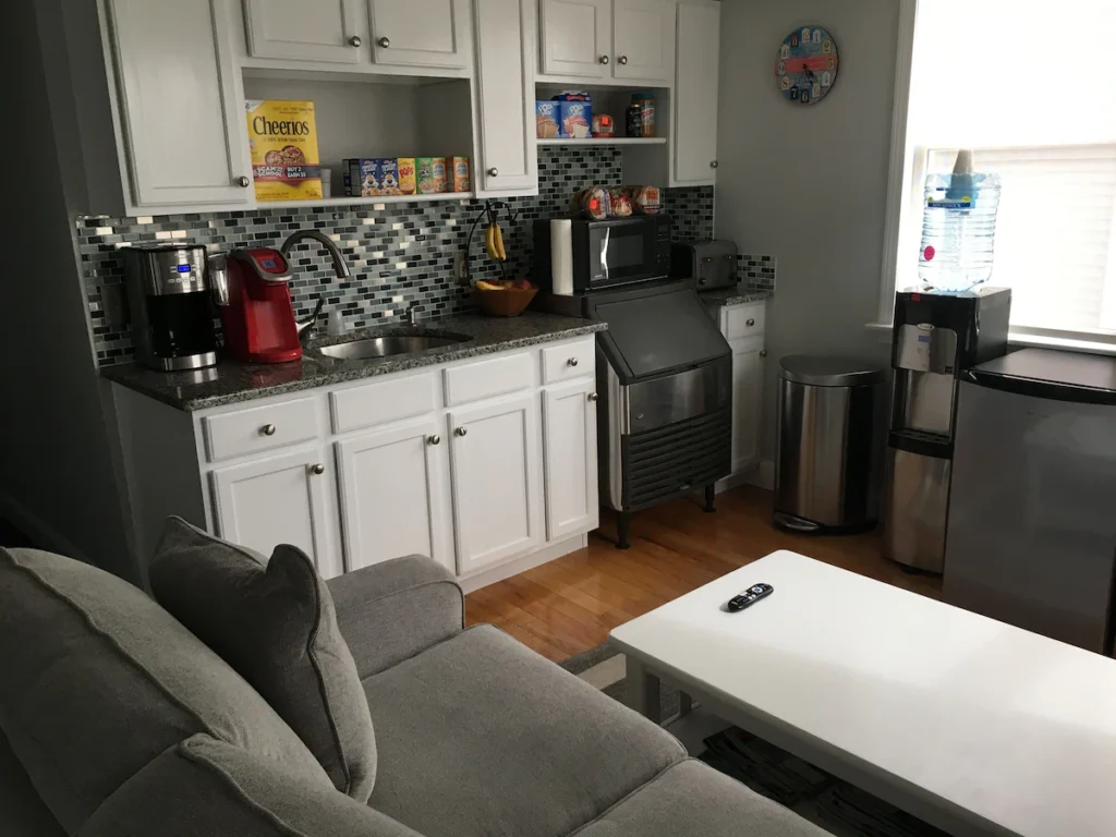 Rhea’s Inn By The Sea - Image 4